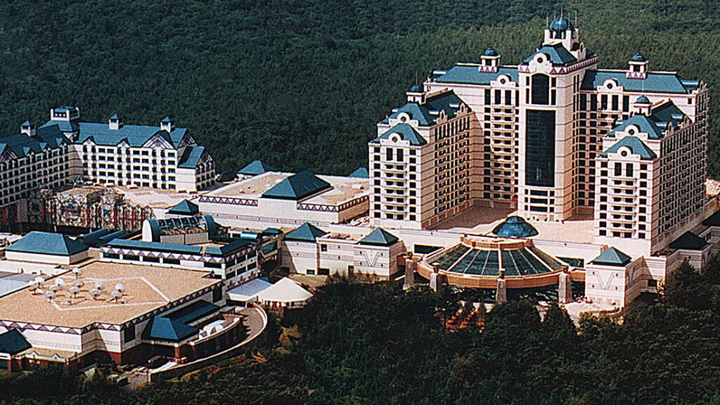 foxwoods casino resort pool